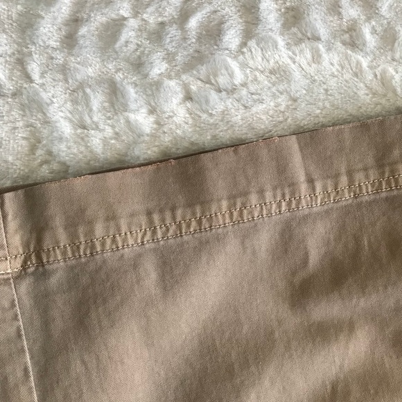 Gap Wide Leg Crop Chino in Beachwood - Picture 7 of 7